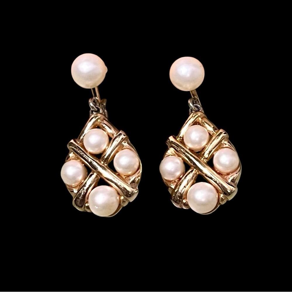 Vintage Crown Trifari Signed Pearl Dangle Earrings